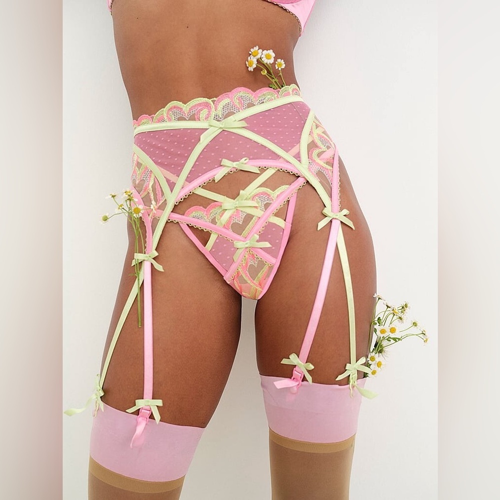 For love and lemons garter Size XS NWT